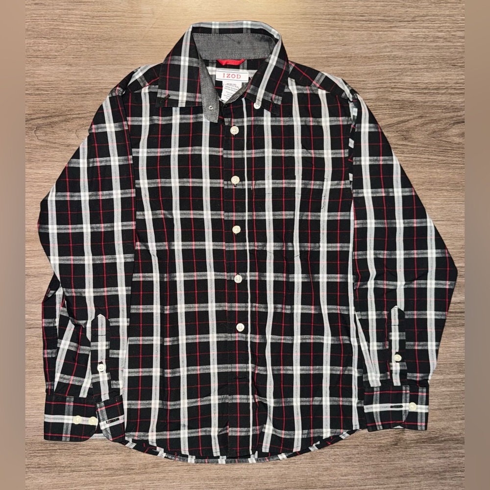 ☀️EUC Izod Black and Red Plaid Shirt